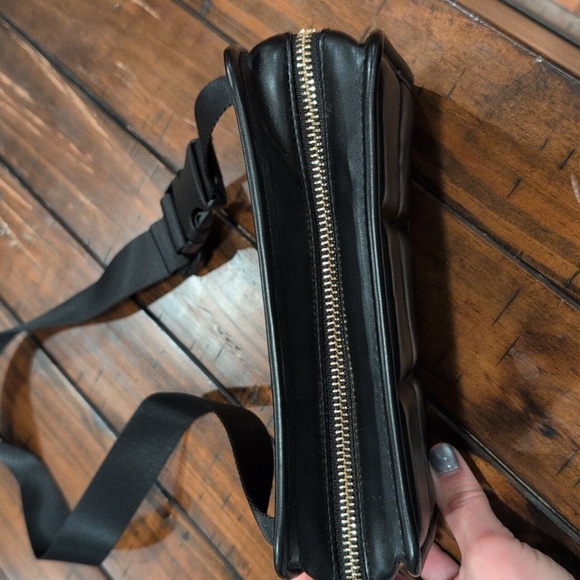 Amanda uprichard quilted belt bag crossbody - Picture 5 of 10